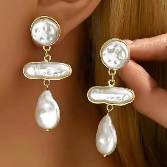 Jewelry - New Trendy Baroque Pearl Dangle Earrings